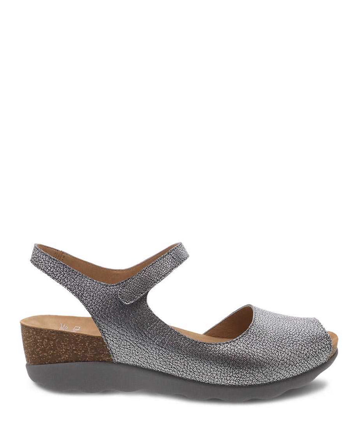 ダンスコ　MARGIE 38 Amazon.com | Dansko Marcy Slip-On Wedge Sandal for Women